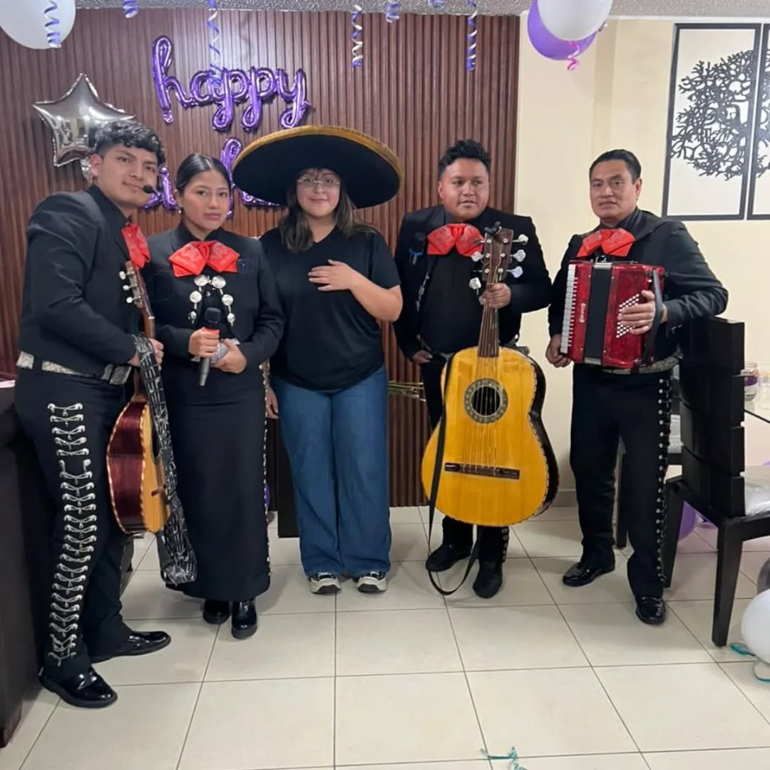 Serenata romántica con mariachi en Quito